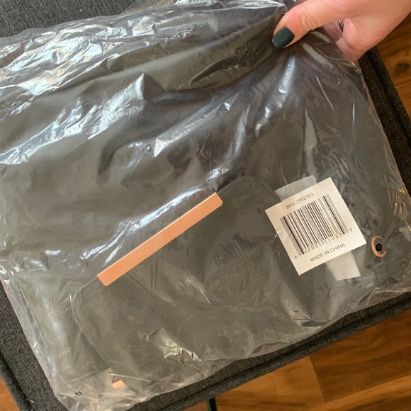 Black pleather backpack with rose gold accents - Picture 7 of 8